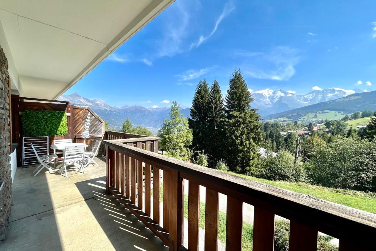Cosy Chalet With Terrace Комбо Екстериор снимка